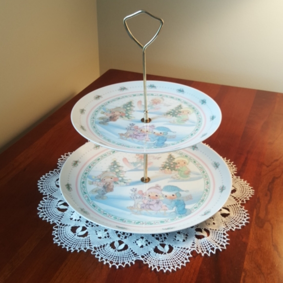 PRECIOUS MOMENTS ♡ Vintage Two Tier "A Winter Wonderland" Cookie Serving Plates - Picture 3 of 14